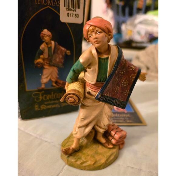 Fontanini Roman THOMAS Rug Merchant 5" Nativity Box & Card - Picture 3 of 6